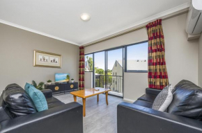 Central Perth 2-Bed Apartment with Pool & Gym Perth